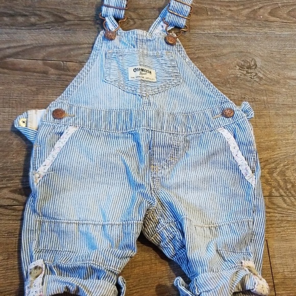 3 Pairs of Oshkosh overalls - Picture 5 of 8